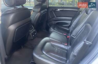 Позашляховик / Кросовер Audi Q7 2012 в 