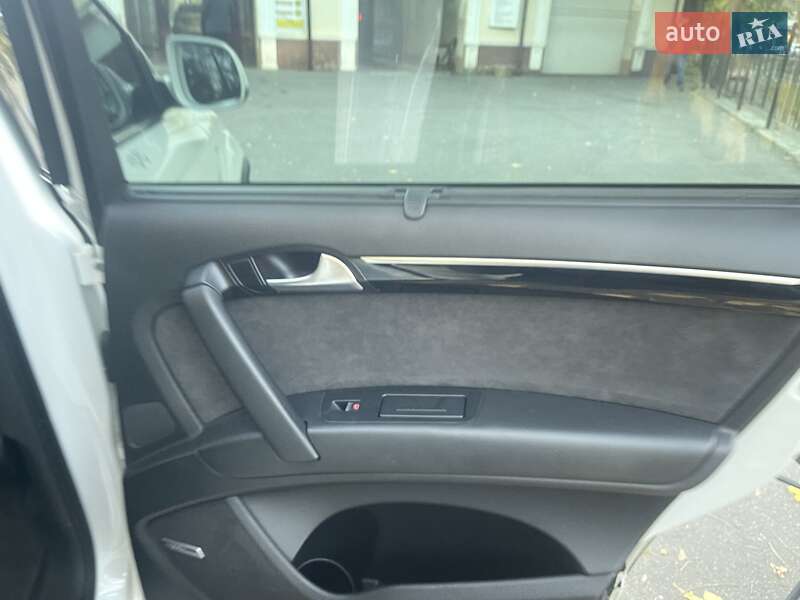 Позашляховик / Кросовер Audi Q7 2012 в Одесі