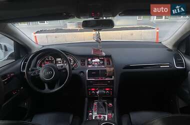 Позашляховик / Кросовер Audi Q7 2012 в 