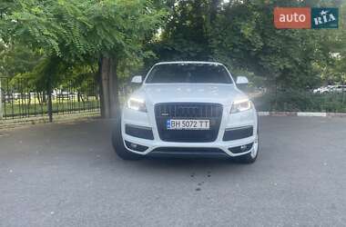 Позашляховик / Кросовер Audi Q7 2012 в 