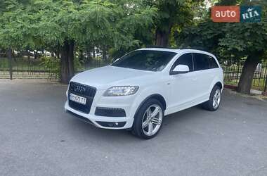 Позашляховик / Кросовер Audi Q7 2012 в 