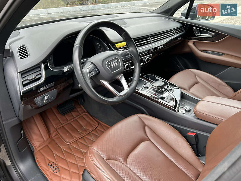 Позашляховик / Кросовер Audi Q7 2018 в Дніпрі