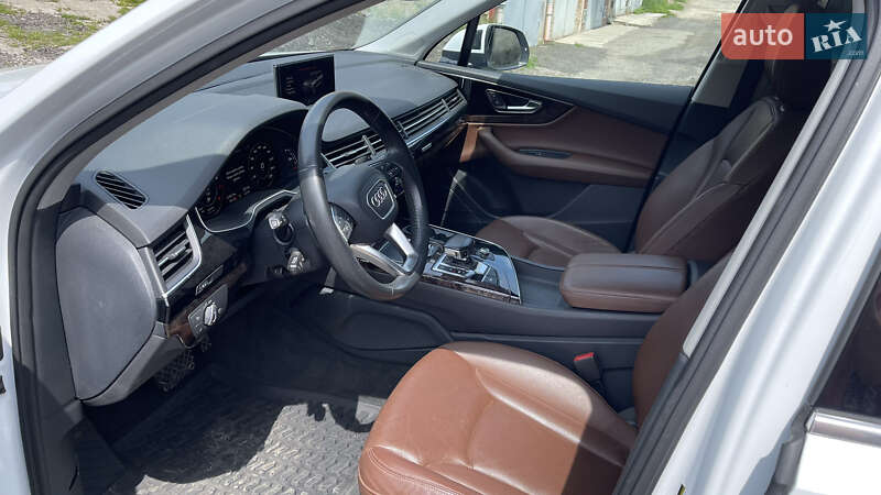 Позашляховик / Кросовер Audi Q7 2019 в Тернополі