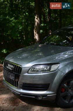 Позашляховик / Кросовер Audi Q7 2006 в 