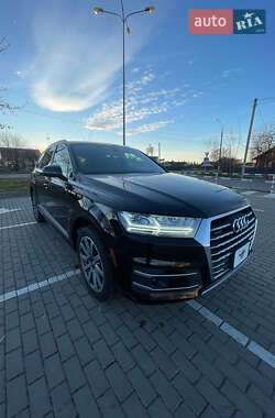 Внедорожник / Кроссовер Audi Q7 2017 в 