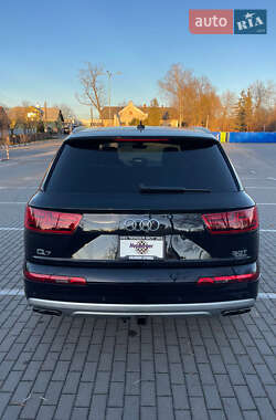 Внедорожник / Кроссовер Audi Q7 2017 в 