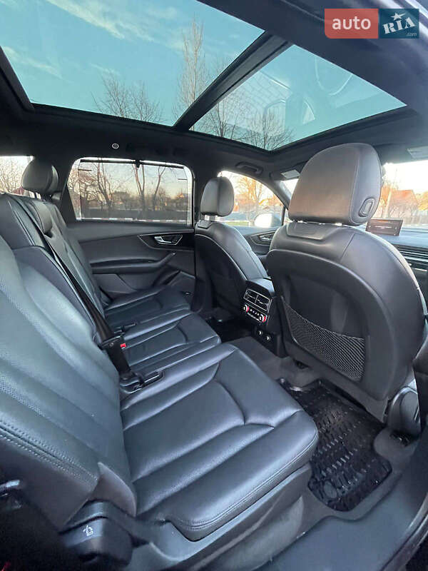 Позашляховик / Кросовер Audi Q7 2017 в Краматорську