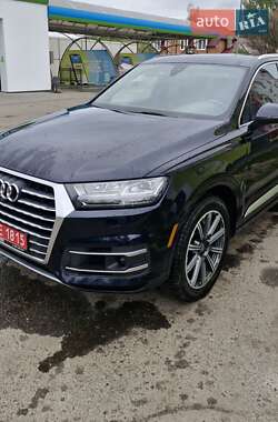 Внедорожник / Кроссовер Audi Q7 2017 в 