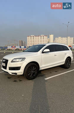 Внедорожник / Кроссовер Audi Q7 2012 в 