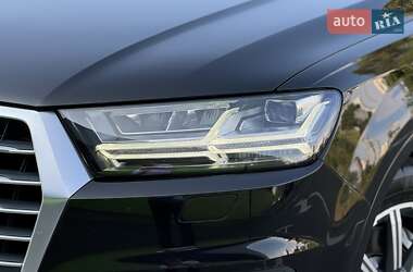 Внедорожник / Кроссовер Audi Q7 2017 в 