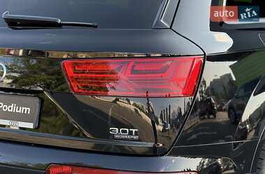 Внедорожник / Кроссовер Audi Q7 2017 в 