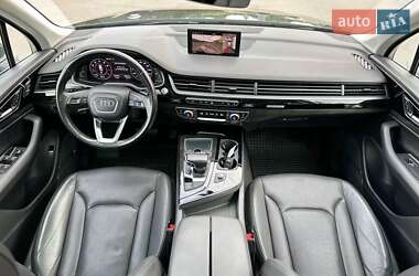 Позашляховик / Кросовер Audi Q7 2015 в 