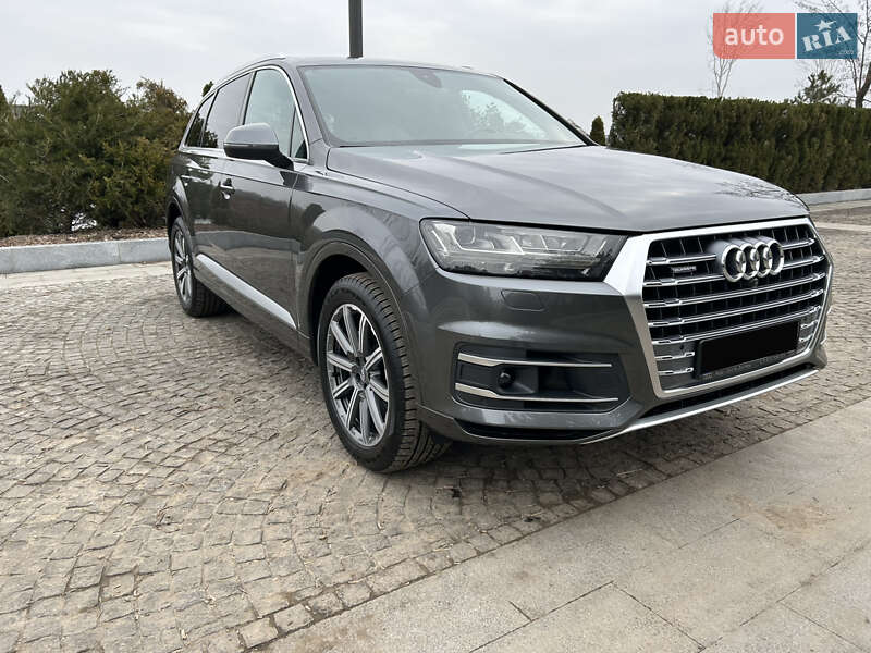 Позашляховик / Кросовер Audi Q7 2018 в Дніпрі