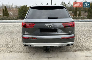 Внедорожник / Кроссовер Audi Q7 2018 в 