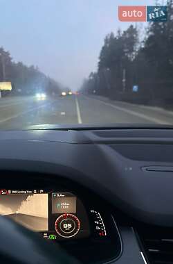 Внедорожник / Кроссовер Audi Q7 2016 в 