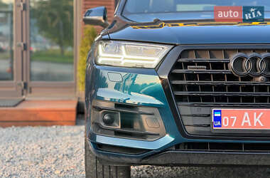 Внедорожник / Кроссовер Audi Q7 2018 в 