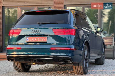 Внедорожник / Кроссовер Audi Q7 2018 в 