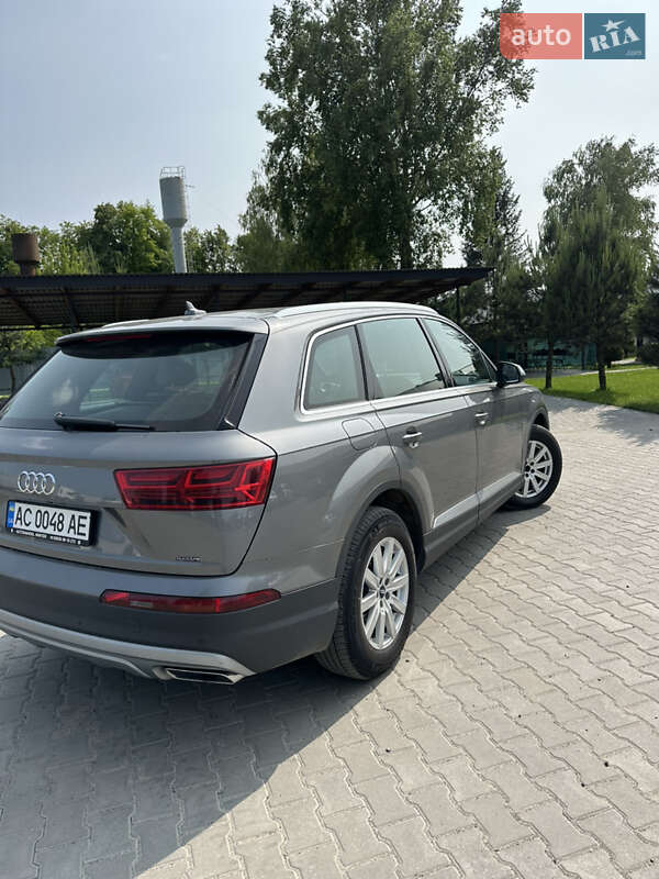 Внедорожник / Кроссовер Audi Q7 2016 в Любомле
