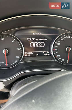 Внедорожник / Кроссовер Audi Q7 2016 в 