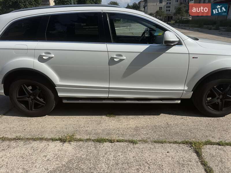 Внедорожник / Кроссовер Audi Q7 2012 в Киеве