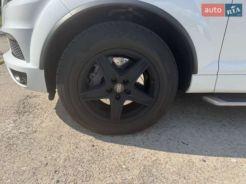 Внедорожник / Кроссовер Audi Q7 2012 в Киеве