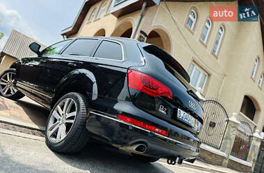 Внедорожник / Кроссовер Audi Q7 2015 в 