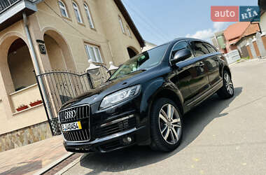 Внедорожник / Кроссовер Audi Q7 2015 в 