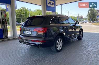 Внедорожник / Кроссовер Audi Q7 2012 в 