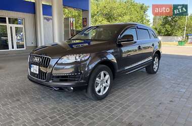 Внедорожник / Кроссовер Audi Q7 2012 в 