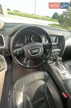 Позашляховик / Кросовер Audi Q7 2012 в 