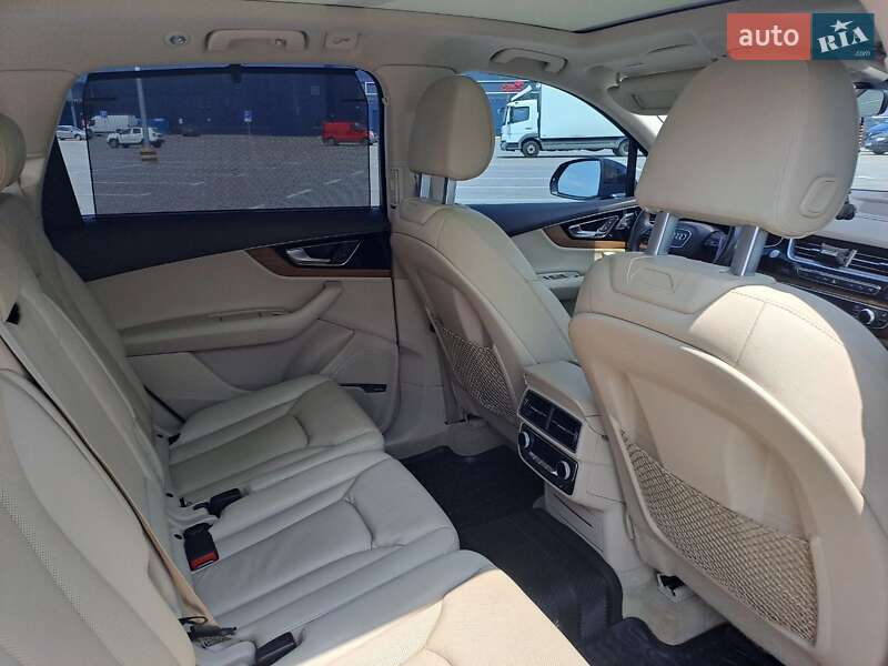Внедорожник / Кроссовер Audi Q7 2016 в Днепре