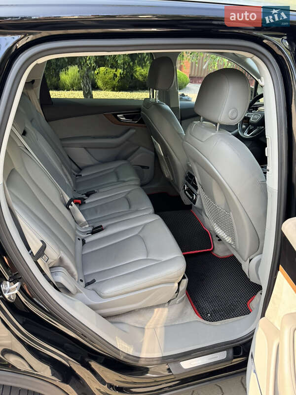 Позашляховик / Кросовер Audi Q7 2016 в Одесі