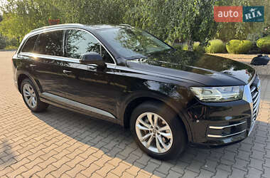 Внедорожник / Кроссовер Audi Q7 2016 в 