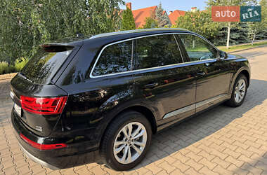 Внедорожник / Кроссовер Audi Q7 2016 в 