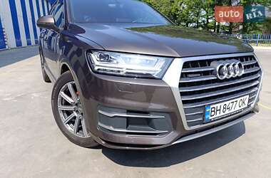 Внедорожник / Кроссовер Audi Q7 2016 в 