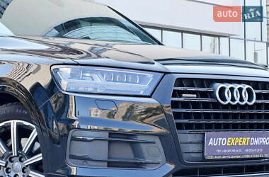 Внедорожник / Кроссовер Audi Q7 2017 в 