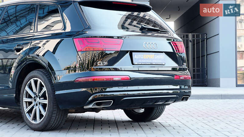 Внедорожник / Кроссовер Audi Q7 2017 в Днепре