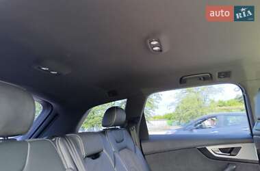 Внедорожник / Кроссовер Audi Q7 2016 в 