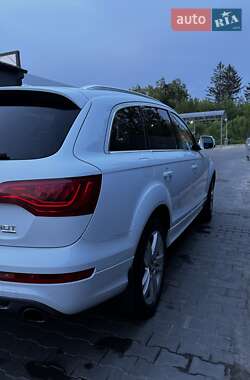 Позашляховик / Кросовер Audi Q7 2012 в 