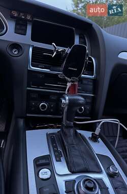 Позашляховик / Кросовер Audi Q7 2012 в 