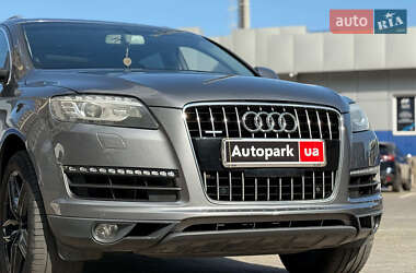 Внедорожник / Кроссовер Audi Q7 2013 в 