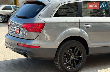Внедорожник / Кроссовер Audi Q7 2013 в 