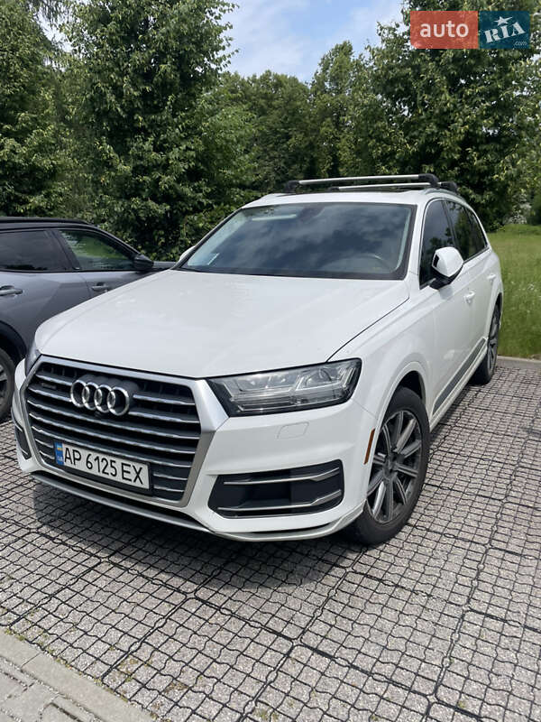 Внедорожник / Кроссовер Audi Q7 2019 в 