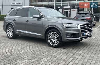 Внедорожник / Кроссовер Audi Q7 2016 в 