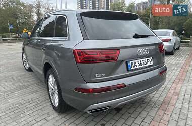 Внедорожник / Кроссовер Audi Q7 2016 в 