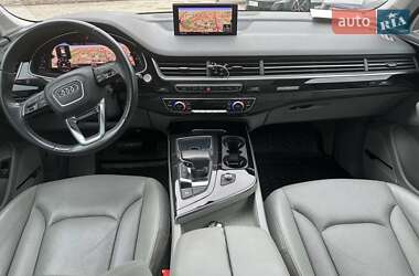 Внедорожник / Кроссовер Audi Q7 2016 в 