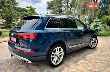 Внедорожник / Кроссовер Audi Q7 2018 в 