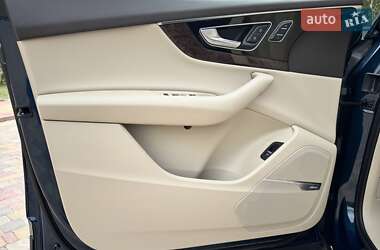 Внедорожник / Кроссовер Audi Q7 2018 в 