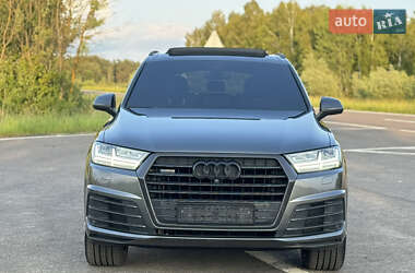 Внедорожник / Кроссовер Audi Q7 2017 в 