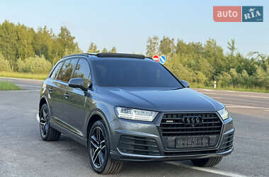 Внедорожник / Кроссовер Audi Q7 2017 в 